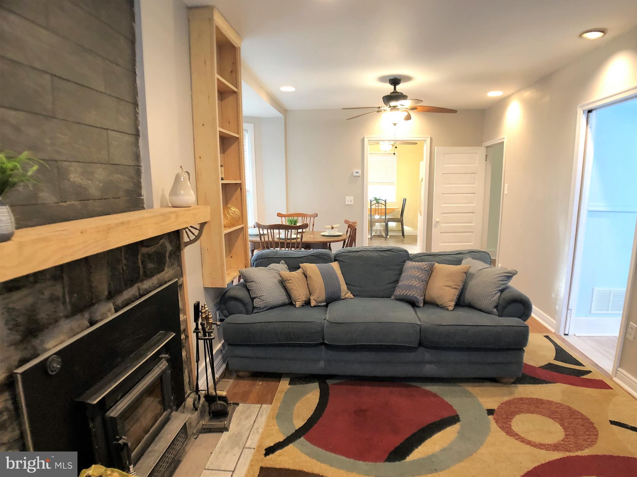 646 Convent Road Aston, PA 19014 - Photo 4 of 20 Living room to dining room