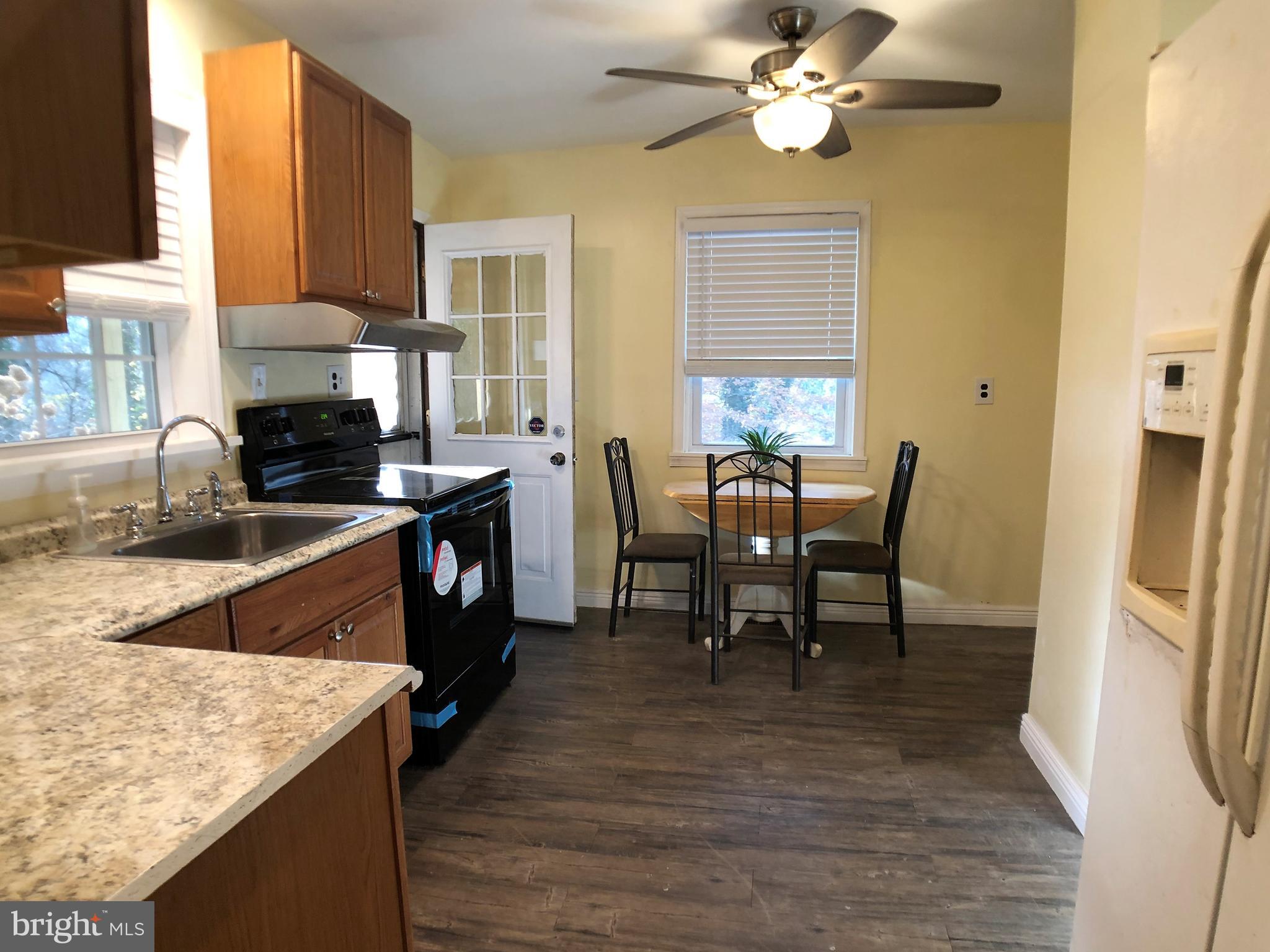 646 Convent Road Aston, PA 19014 - Photo 9 of 20 Kitchen