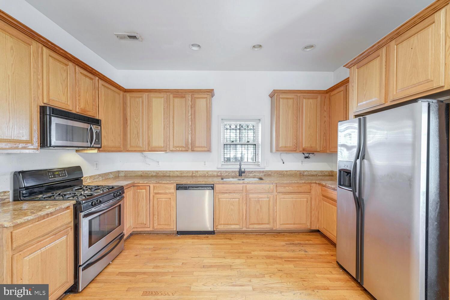 833 10th Street Northeast Washington, DC 20002 - Photo 12 of 33 Gallery Image 12