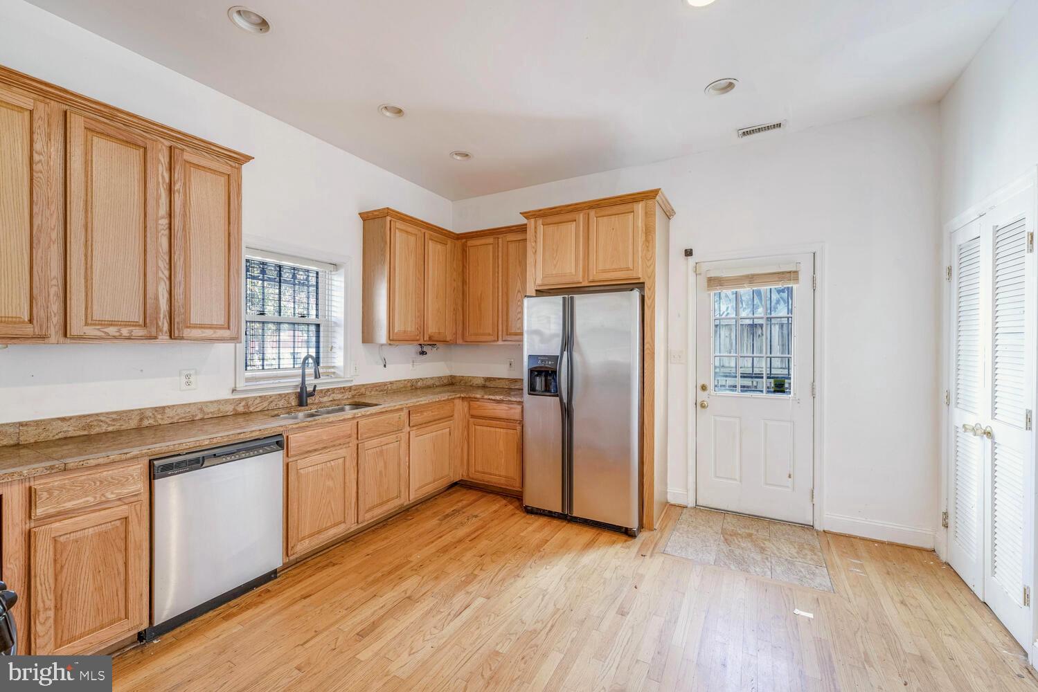 833 10th Street Northeast Washington, DC 20002 - Photo 10 of 33 Gallery Image 10