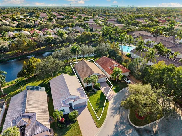 $479,900 | 20016 Castlemaine Avenue, Estero, FL 33928