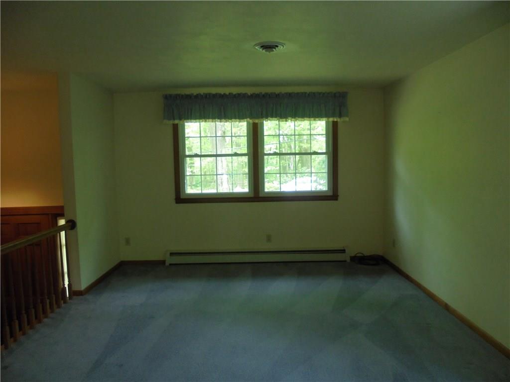 511 Alexander Road Latrobe, PA 15650 - Photo 13 of 20 Living Room