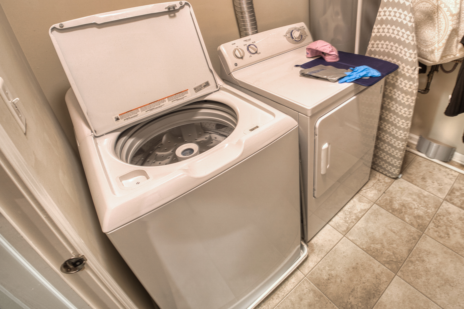 7520 Claridge Drive, Unit H Bridgeview, IL 60455 - Photo 20 of 22 a utility room with dryer and washer