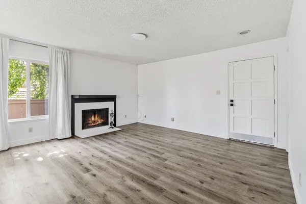 $229,000 | 3701 Colonial Drive, Unit 164, Modesto, CA 95356
