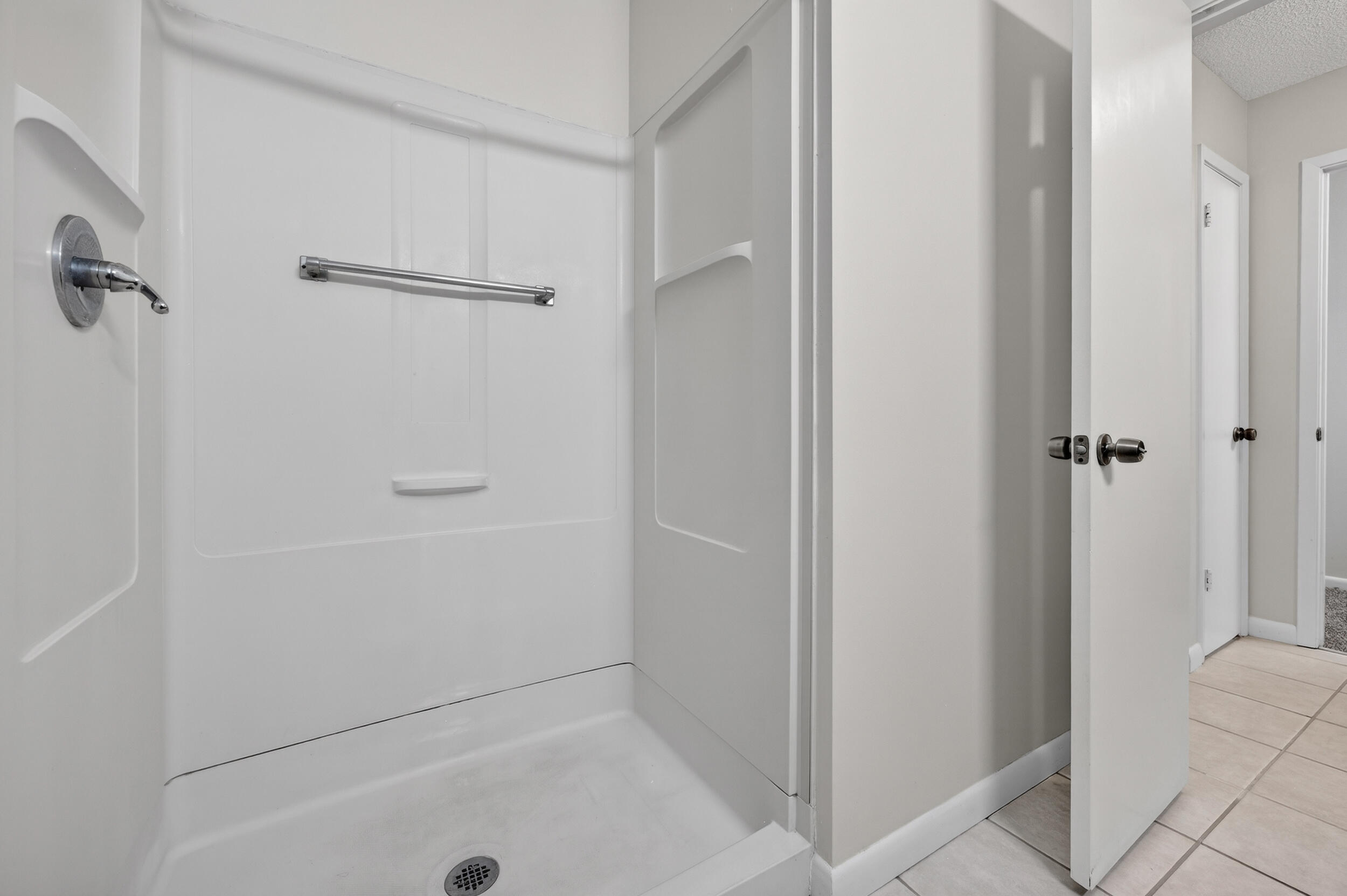 132 5th Avenue Shalimar, FL 32579 - Photo 21 of 39 a bathroom with a bathtub