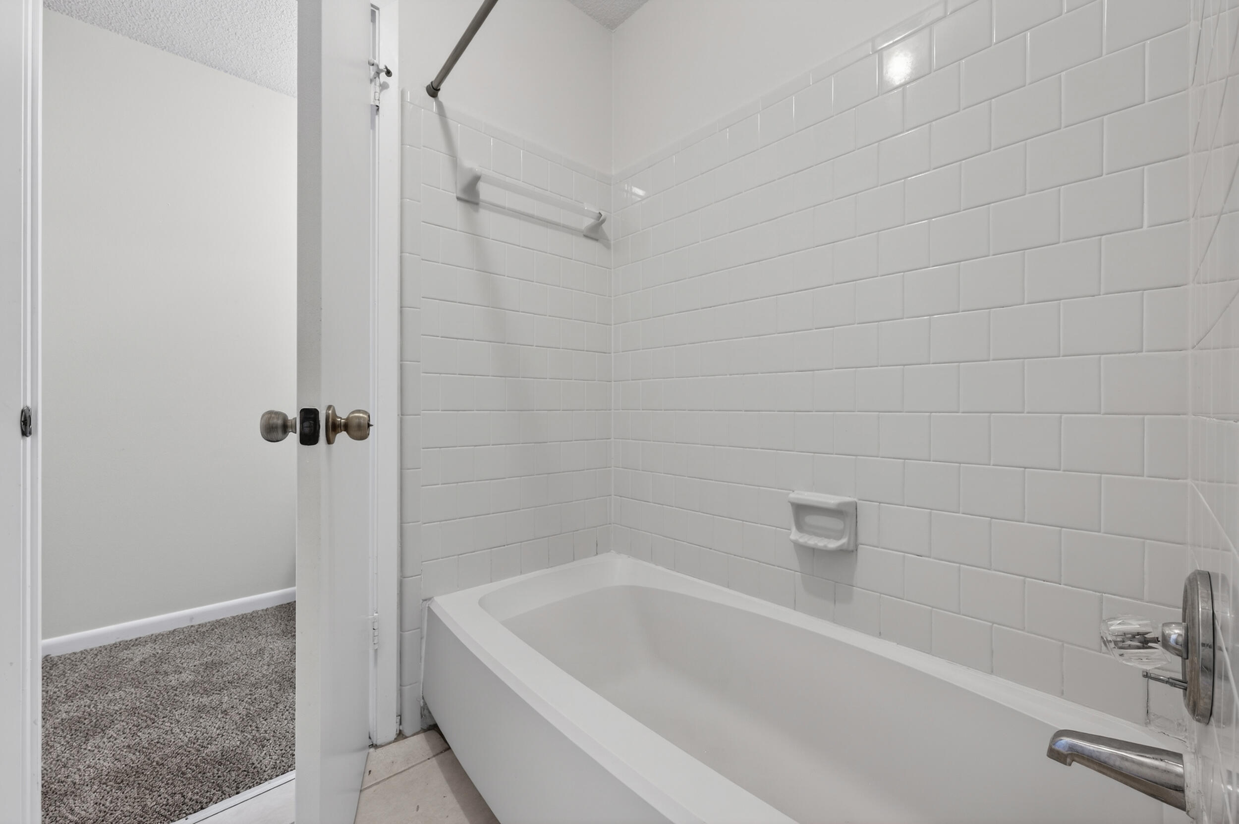 132 5th Avenue Shalimar, FL 32579 - Photo 24 of 39 a bathroom with a bathtub