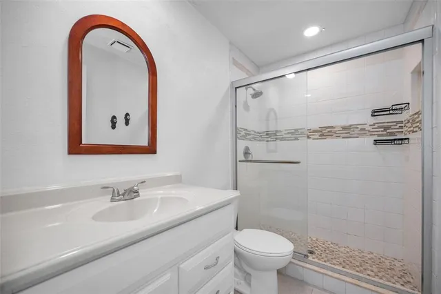 $151,500 | 2650 Countryside Boulevard, Unit C106, Clearwater, FL 33761