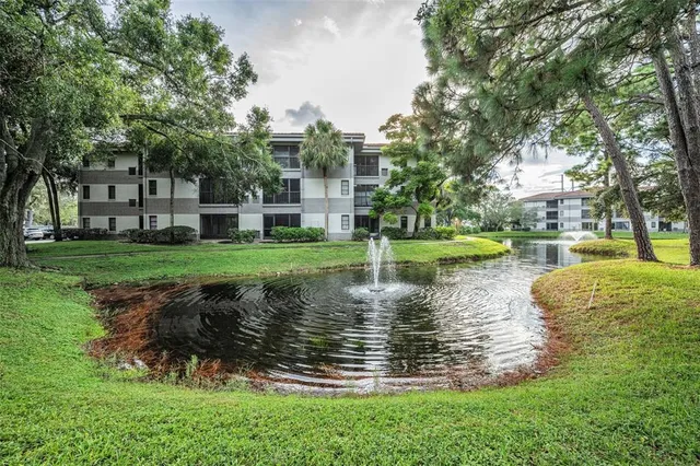 $151,500 | 2650 Countryside Boulevard, Unit C106, Clearwater, FL 33761