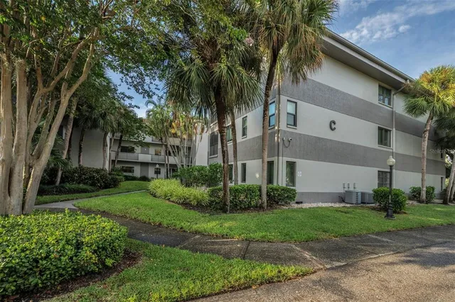 $151,500 | 2650 Countryside Boulevard, Unit C106, Clearwater, FL 33761