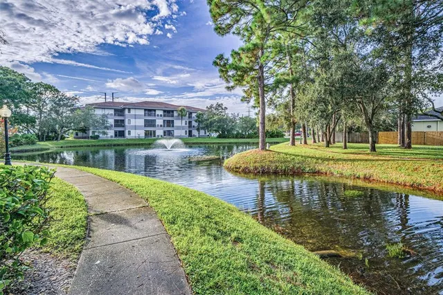 $151,500 | 2650 Countryside Boulevard, Unit C106, Clearwater, FL 33761