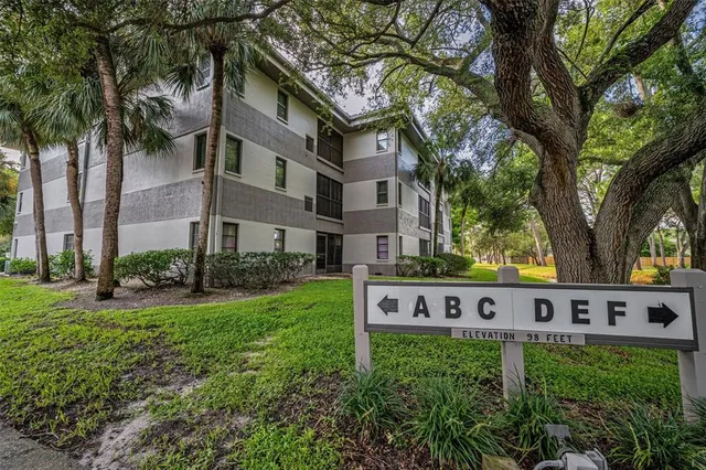 $151,500 | 2650 Countryside Boulevard, Unit C106, Clearwater, FL 33761