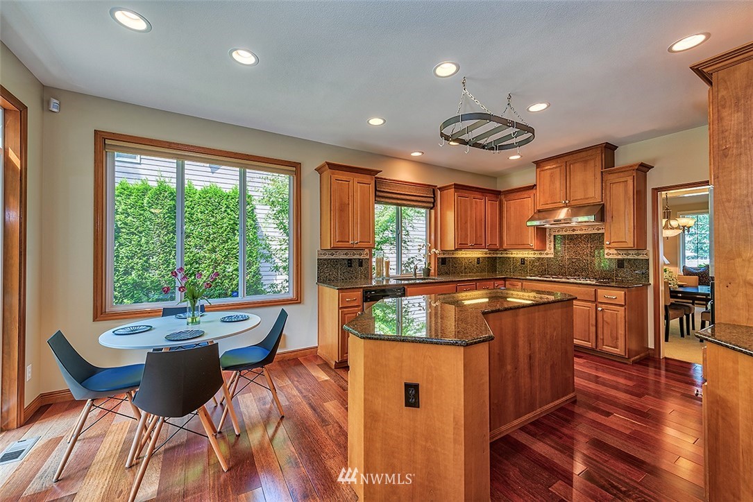 1015 South 36th Place Renton, WA 98055 - Photo 8 of 24 Gallery Image 8