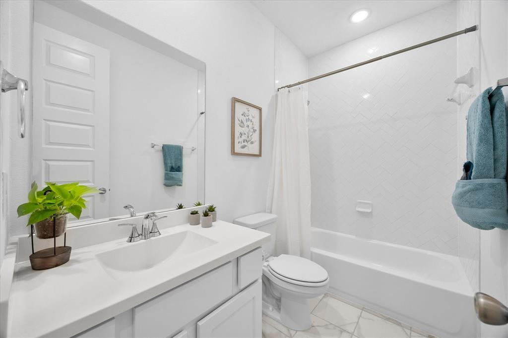 9420 Surveyor Road Oak Point, TX 75068 - Photo 14 of 21