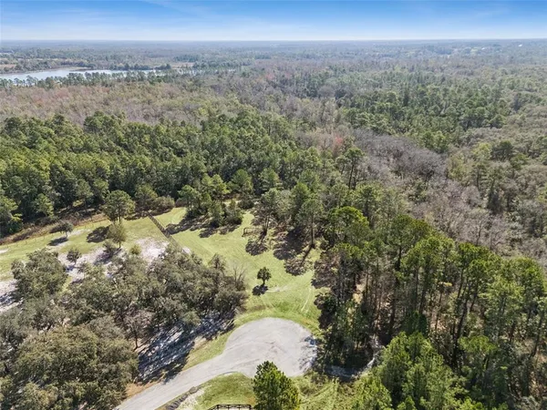 $349,900 | 22271 Deer Park Avenue, Umatilla, FL 32784