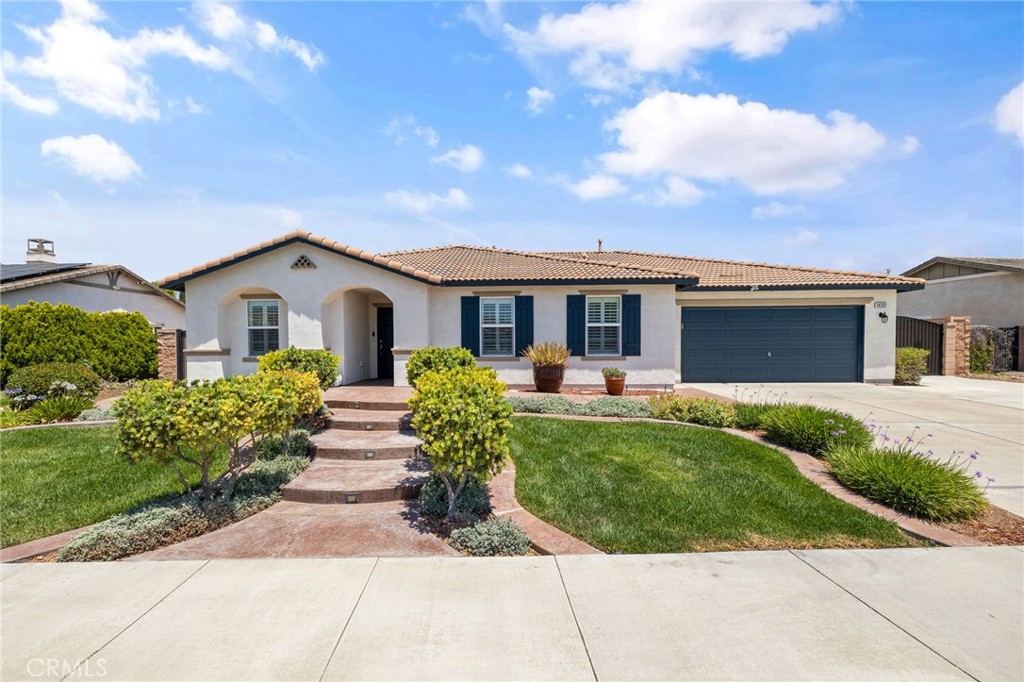 14392 Smith River Road Eastvale, CA 92880 - Photo 4 of 50 Original Photo