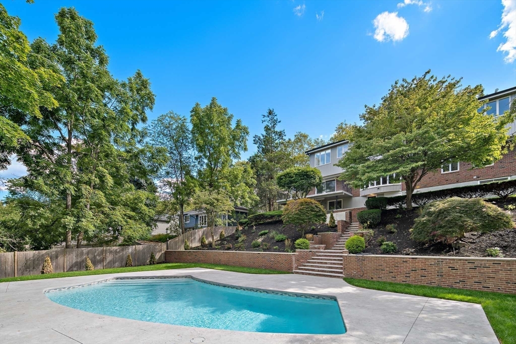 171 Shaw Road Brookline, MA 02467 - Photo 34 of 37