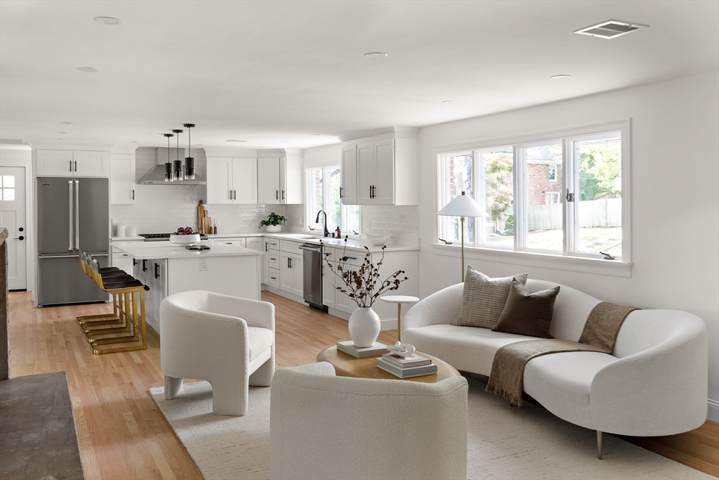 171 Shaw Road Brookline, MA 02467 - Photo 6 of 37