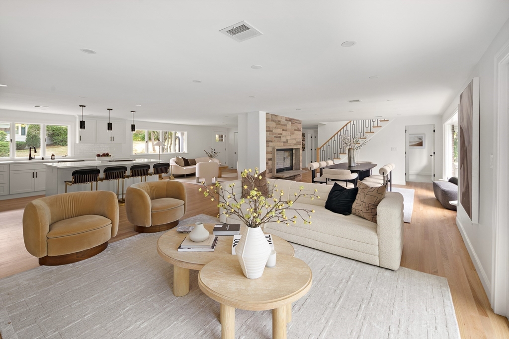 171 Shaw Road Brookline, MA 02467 - Photo 8 of 37