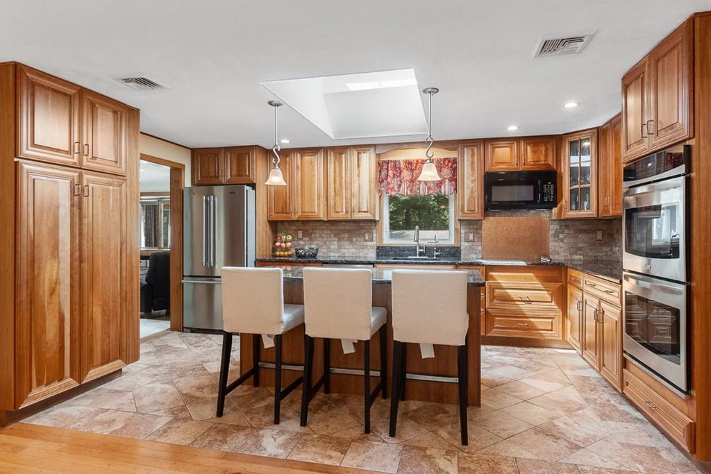 7 Eldorado Road Chelmsford, MA 01824 - Photo 4 of 42 Gallery Image 4