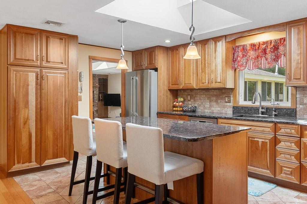 7 Eldorado Road Chelmsford, MA 01824 - Photo 5 of 42 Gallery Image 5