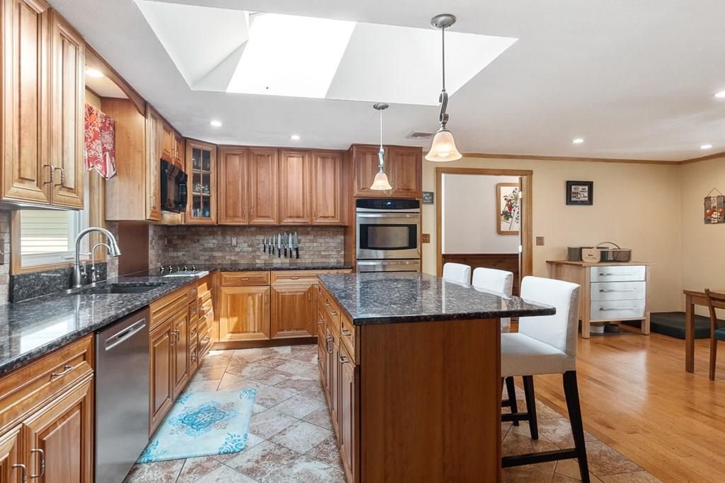 7 Eldorado Road Chelmsford, MA 01824 - Photo 7 of 42 Gallery Image 7