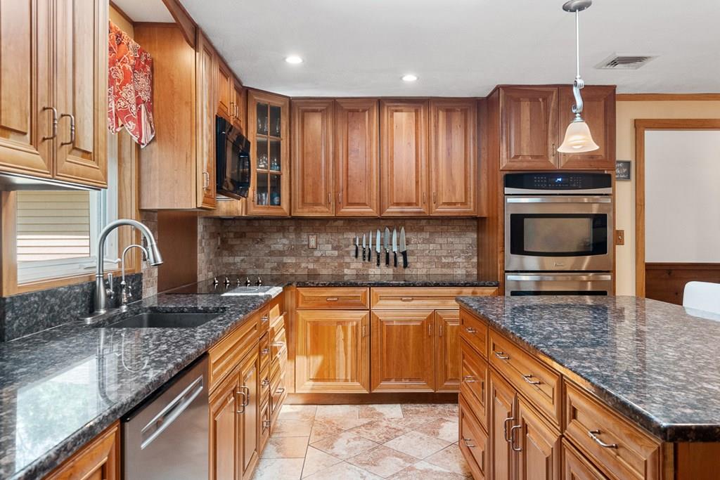 7 Eldorado Road Chelmsford, MA 01824 - Photo 8 of 42 Gallery Image 8