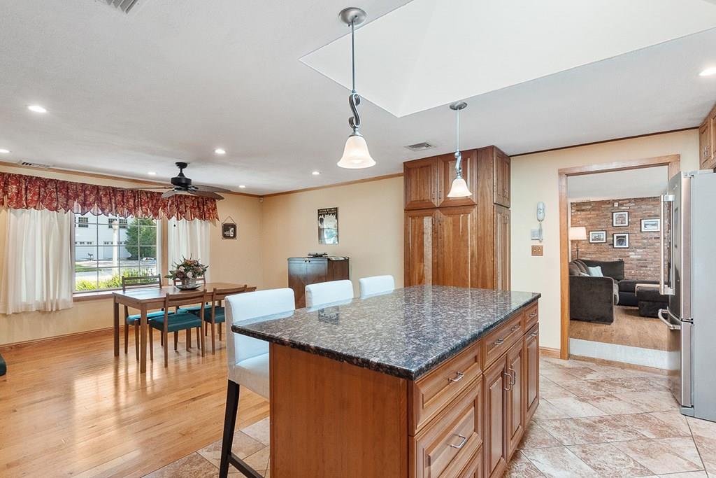 7 Eldorado Road Chelmsford, MA 01824 - Photo 9 of 42 Gallery Image 9