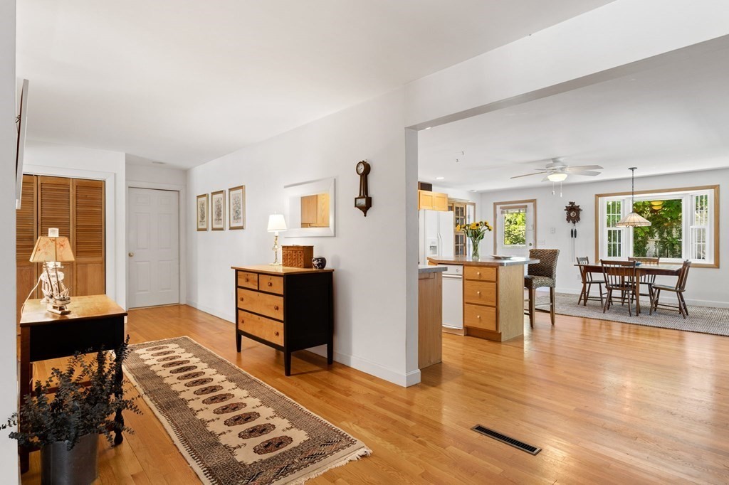 35 Kenneth Road Marblehead, MA 01945 - Photo 12 of 33