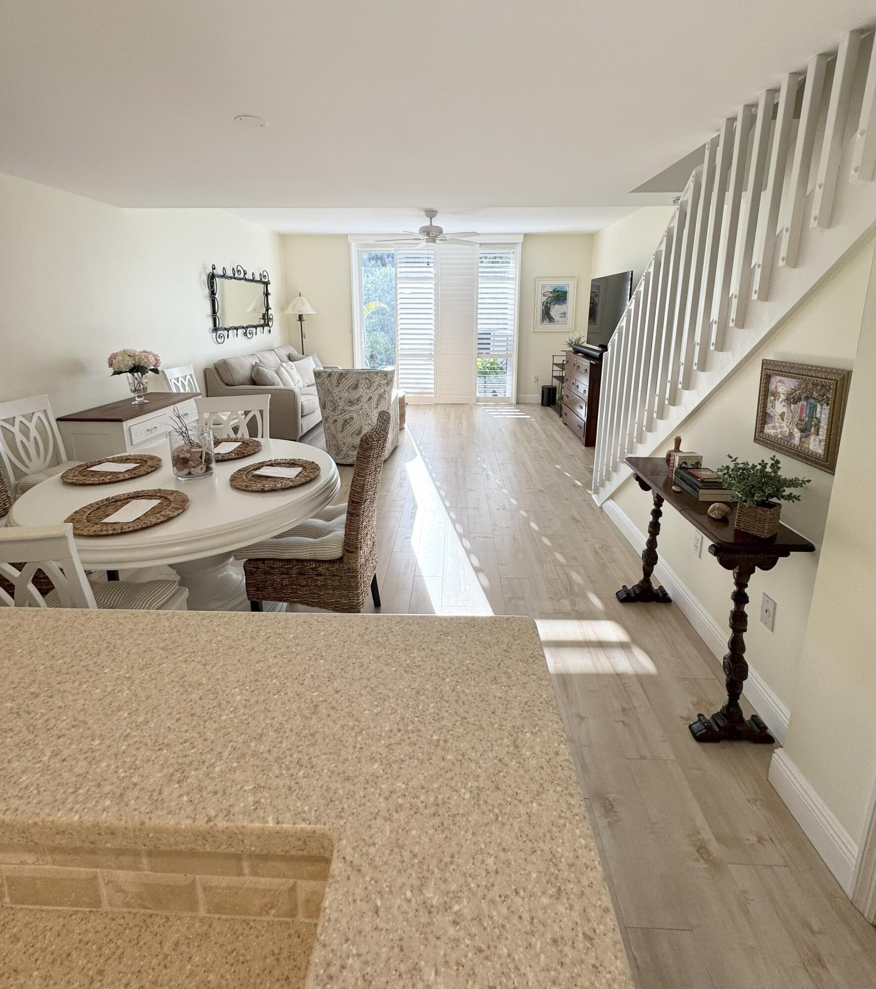 1040 Jeffery Street Boca Raton, FL 33487 - Photo 9 of 31 9