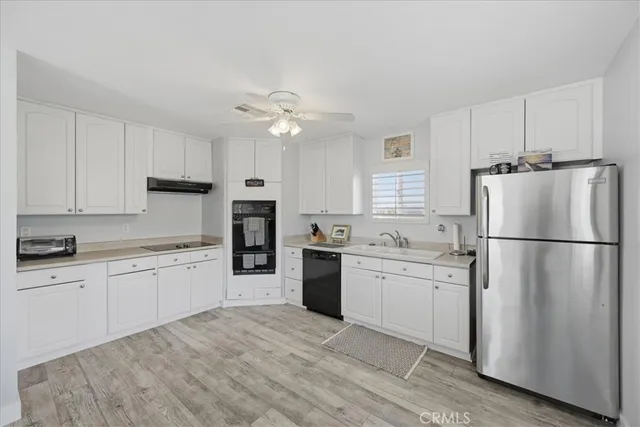 $899,990 | 515 Newhall Drive, Corona, CA 92879