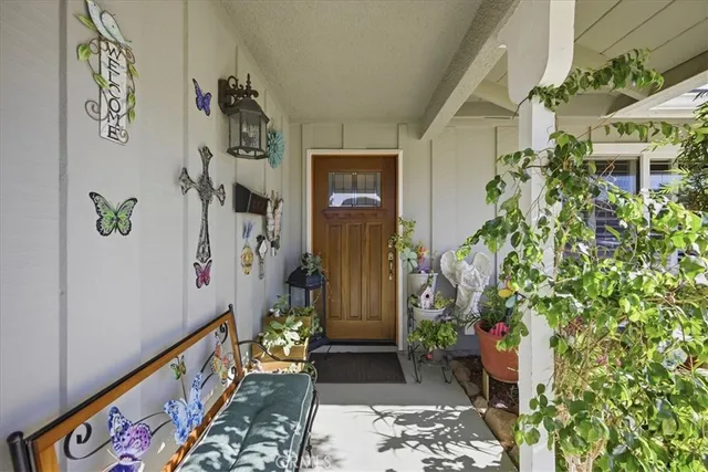 $899,990 | 515 Newhall Drive, Corona, CA 92879