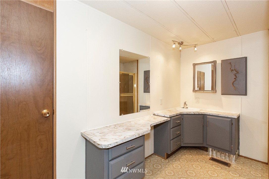8461 Phillips Road Southeast Port Orchard, WA 98367 - Photo 17 of 24 Gallery Image 17