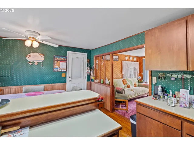 $375,000 | 51320 Myrtle Creek Road, Myrtle Point, OR 97458