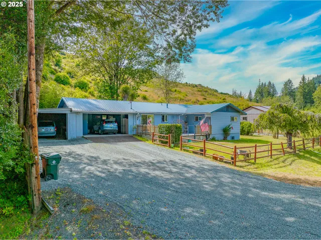 $375,000 | 51320 Myrtle Creek Road, Myrtle Point, OR 97458