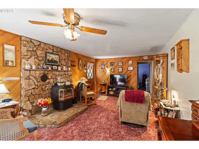 $375,000 | 51320 Myrtle Creek Road, Myrtle Point, OR 97458