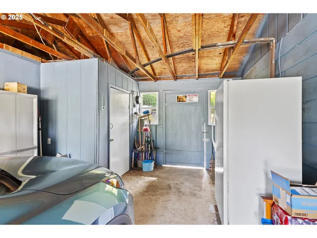 $375,000 | 51320 Myrtle Creek Road, Myrtle Point, OR 97458