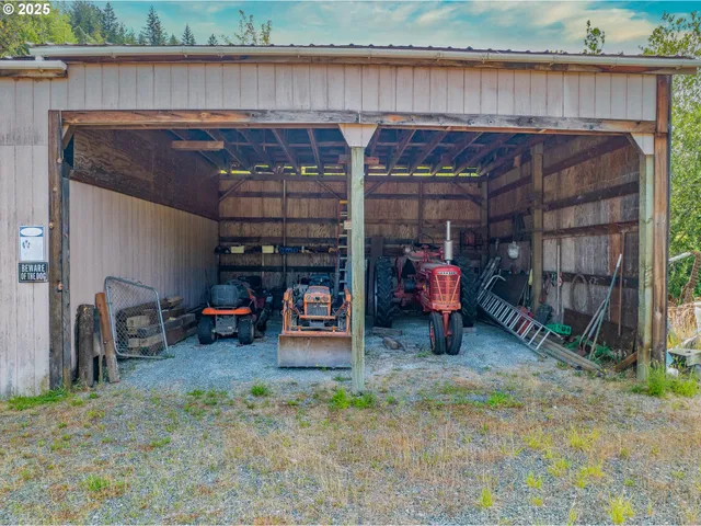 $375,000 | 51320 Myrtle Creek Road, Myrtle Point, OR 97458