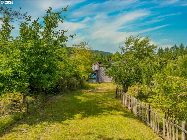 $375,000 | 51320 Myrtle Creek Road, Myrtle Point, OR 97458