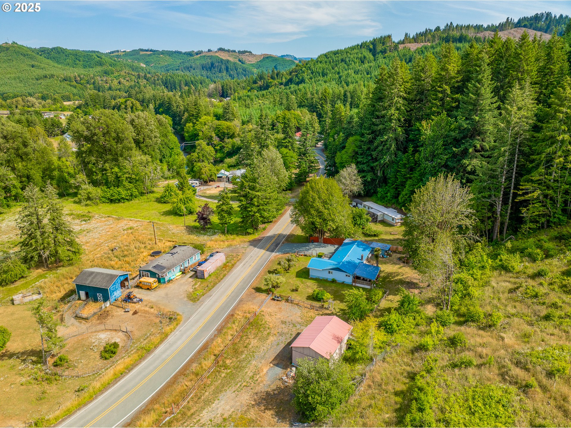 51320 Myrtle Creek Road Myrtle Point, OR 97458 - Photo 44 of 44 a view of yard with green space