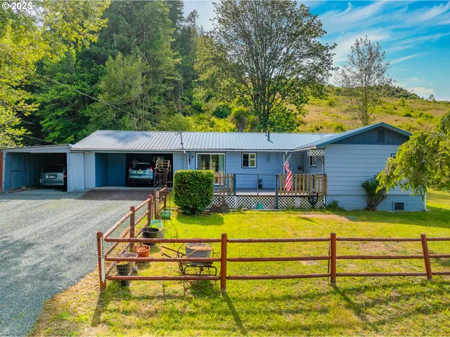 $375,000 | 51320 Myrtle Creek Road, Myrtle Point, OR 97458