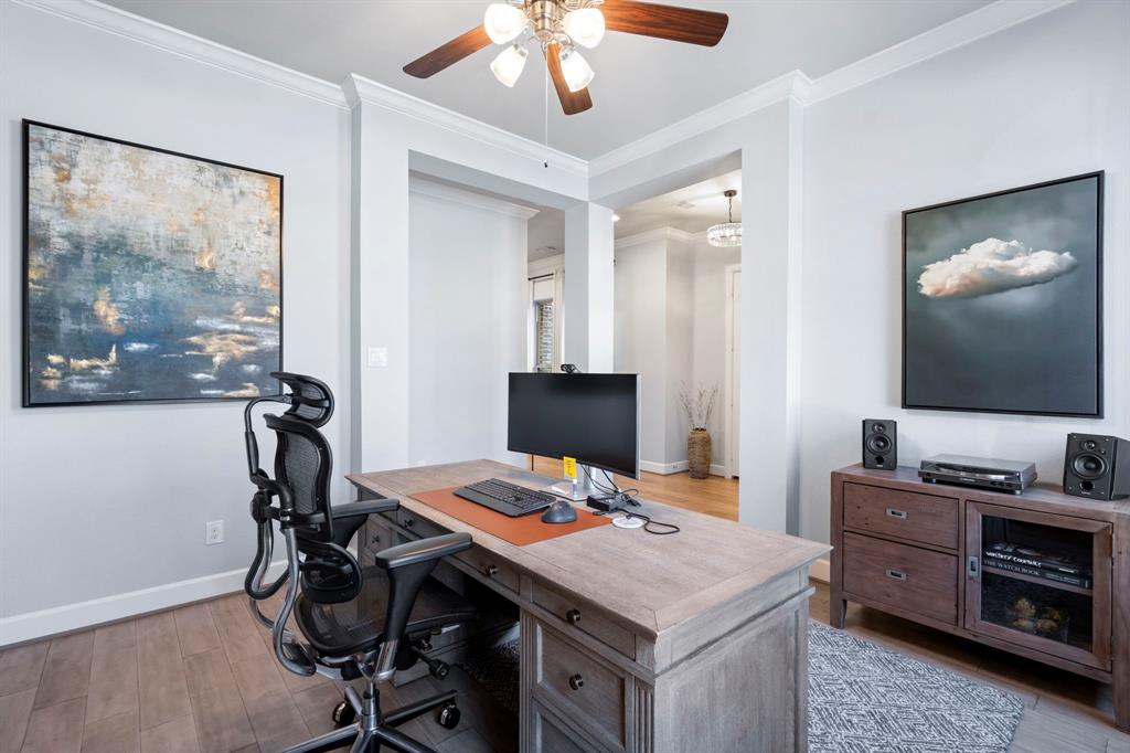 6216 Exeter Avenue McKinney, TX 75070 - Photo 6 of 40 Half bath located right off office and entry.