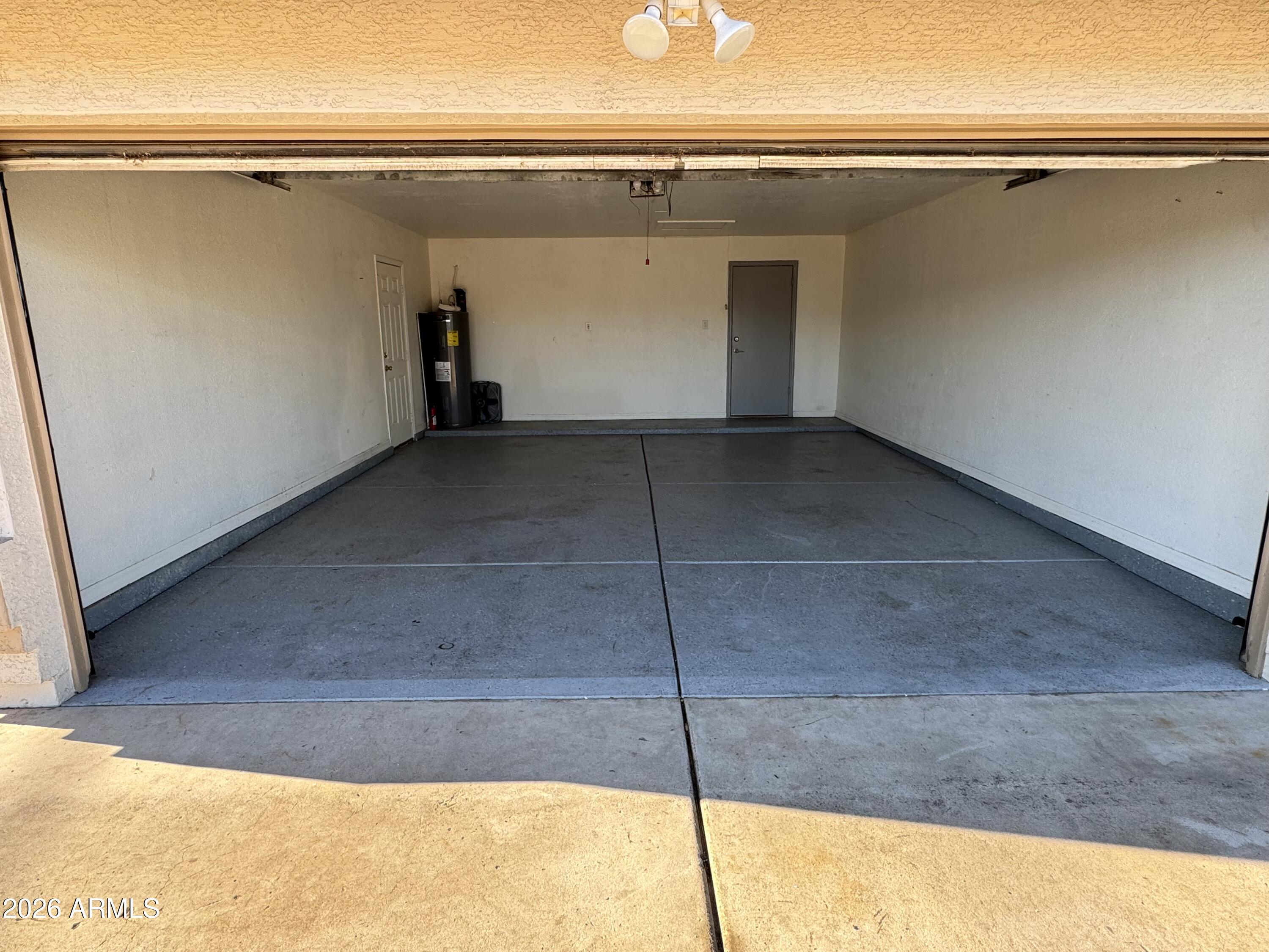 2707 West Irvine Road Phoenix, AZ 85086 - Photo 13 of 40 GarageEpoxyFloor_Irvine