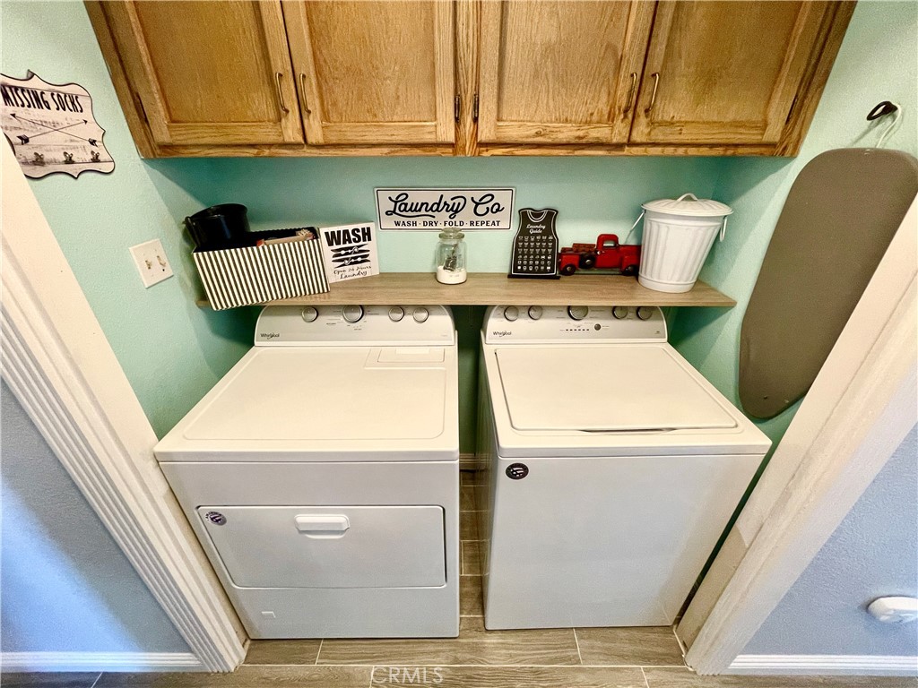 3332 Shamrock Avenue Merced, CA 95340 - Photo 19 of 35 a view of washer and dryer