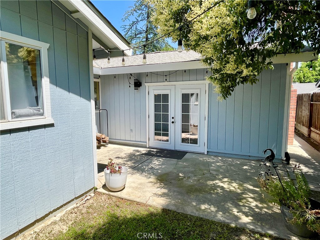 3332 Shamrock Avenue Merced, CA 95340 - Photo 32 of 35 a front view of a house with a yard