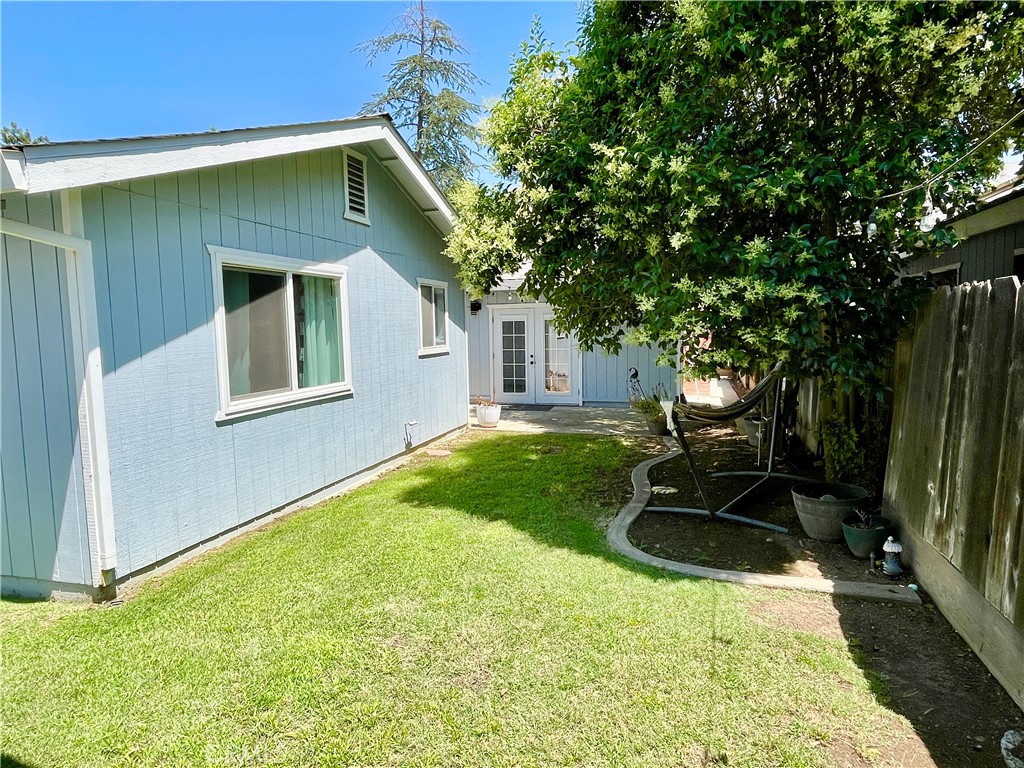 3332 Shamrock Avenue Merced, CA 95340 - Photo 33 of 35 a view of a house with backyard and sitting area