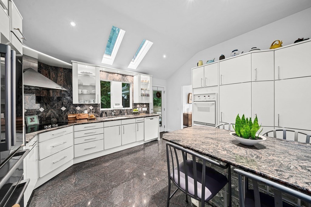 148 Cynthia Road Newton, MA 02459 - Photo 13 of 41