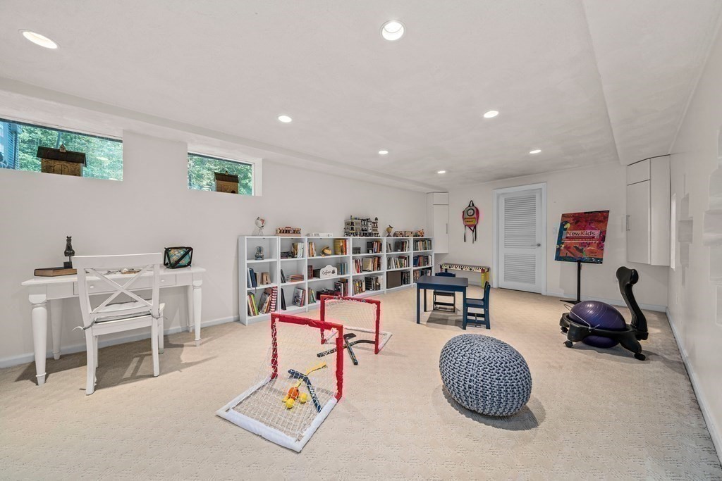 148 Cynthia Road Newton, MA 02459 - Photo 28 of 41