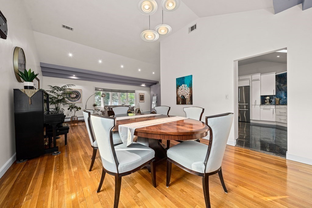 148 Cynthia Road Newton, MA 02459 - Photo 10 of 41