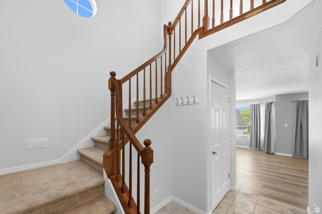 7910 Pear Tree Circle Sandy, UT 84094 - Photo 4 of 32