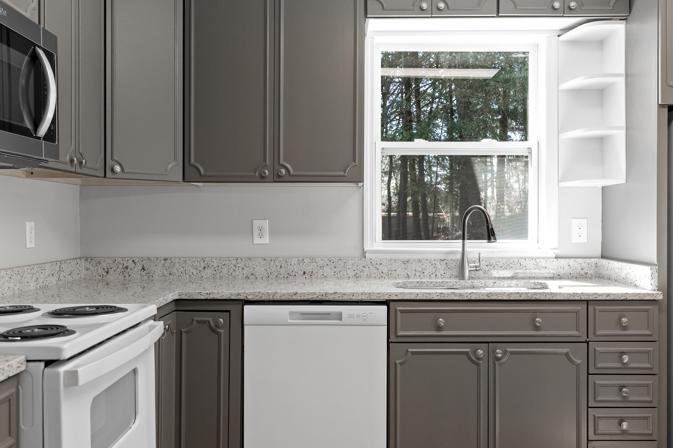869 Donaldson Road Chattanooga, TN 37412 - Photo 11 of 55 Kitchen